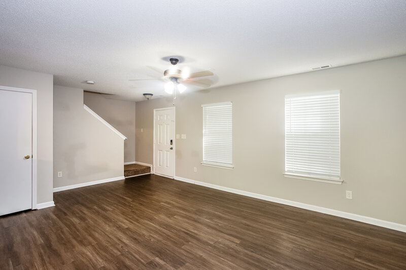 1,875/Mo, 11619 Stewarts Crossing Dr Charlotte, NC 28215 Living Room View 3