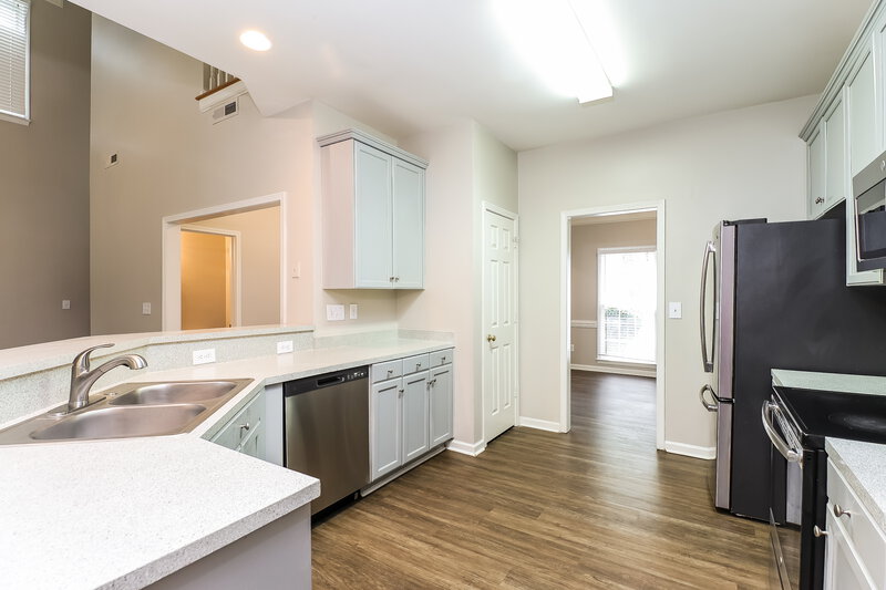 2,260/Mo, 10421 Henbane Court Charlotte, NC 28213 Kitchen View