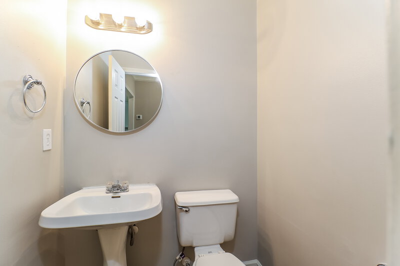 2,260/Mo, 10421 Henbane Court Charlotte, NC 28213 Bathroom View 2