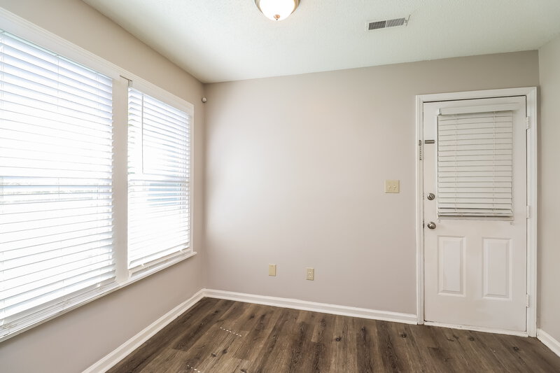 1,955/Mo, 5422 Doverstone Court Charlotte, NC 28208 Breakfast Nook View