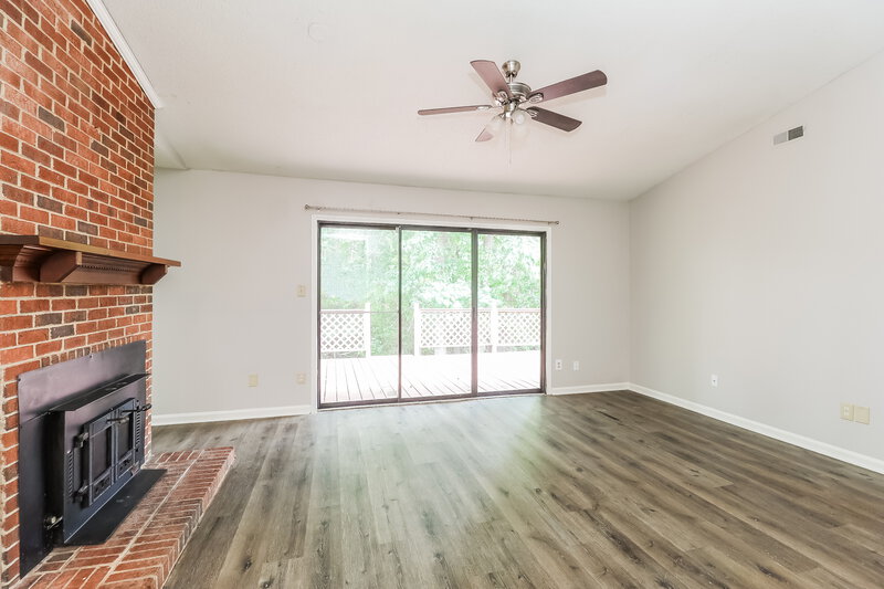 1,955/Mo, 5422 Doverstone Court Charlotte, NC 28208 Family Room View