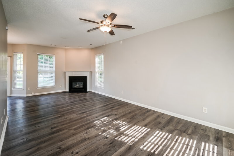 2,075/Mo, 10033 Brawley Ln Charlotte, NC 28215 Living Room View