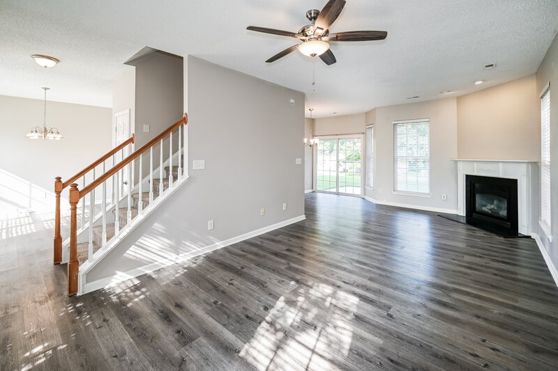 2,075/Mo, 10033 Brawley Ln Charlotte, NC 28215 Living Room View 2