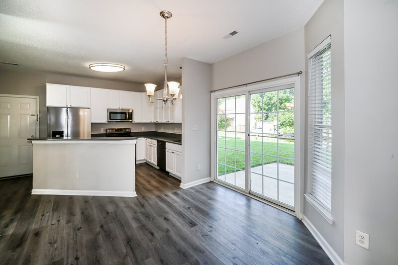 2,075/Mo, 10033 Brawley Ln Charlotte, NC 28215 Kitchen View 2