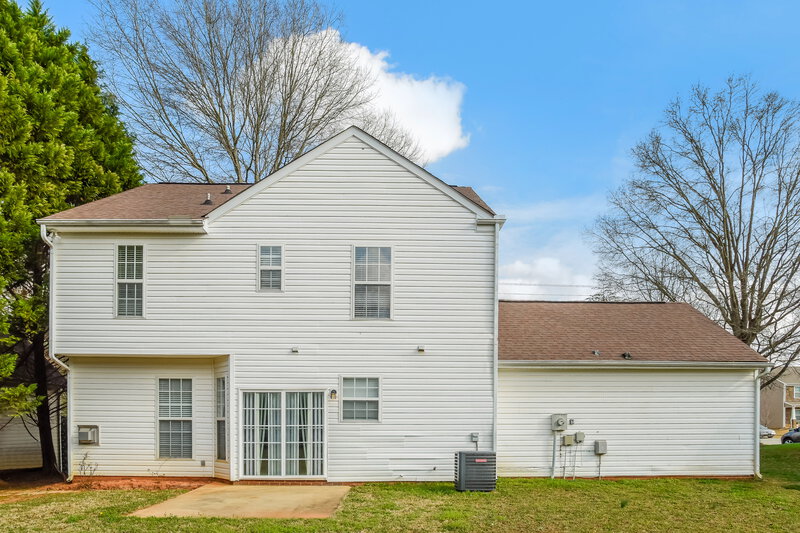 2,150/Mo, 10033 Brawley Ln Charlotte, NC 28215 Rear View