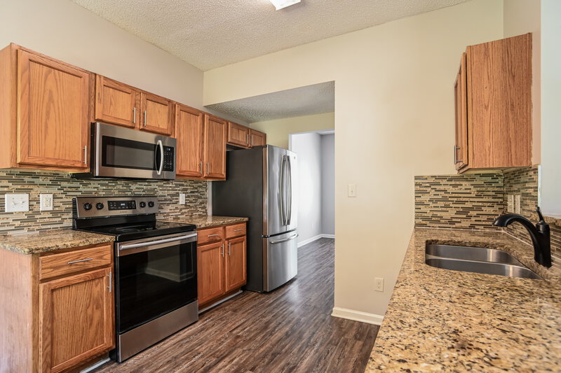 2,070/Mo, 1715 Harte Circle Charlotte, NC 28216 Kitchen View