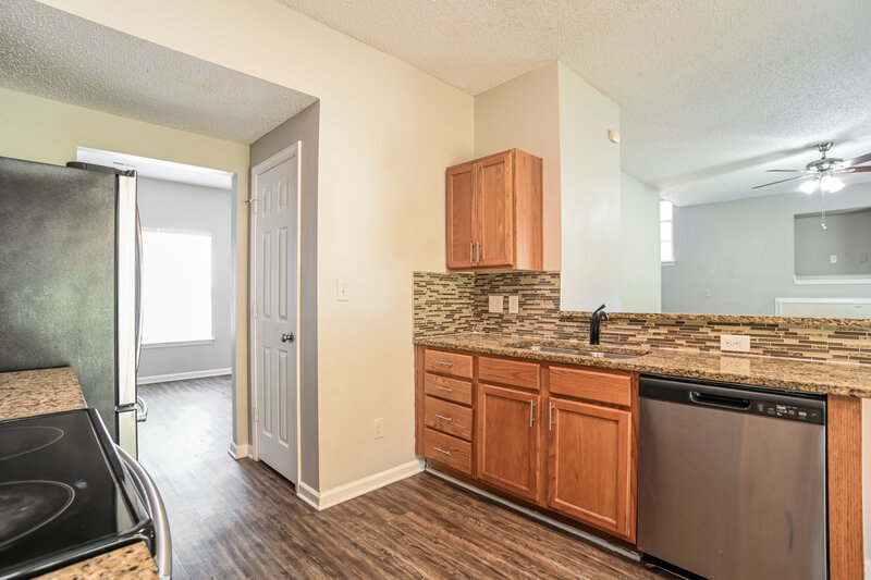 2,070/Mo, 1715 Harte Circle Charlotte, NC 28216 Kitchen View 3