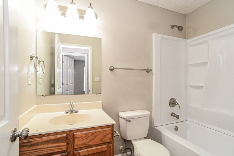2,070/Mo, 1715 Harte Circle Charlotte, NC 28216 Bathroom View