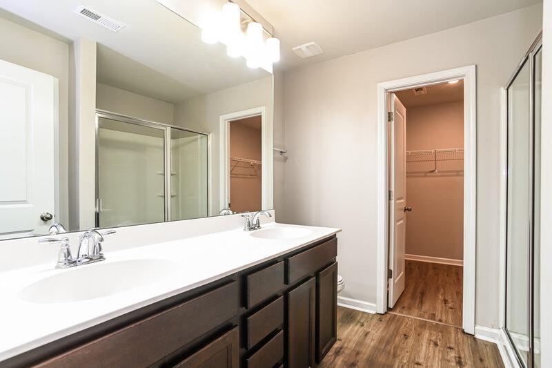 2,520/Mo, 7429 O'Hara St Huntersville, NC 28078 Main Bathroom View