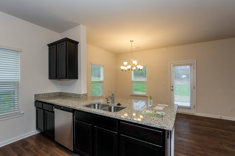 2,515/Mo, 115 Shenandoah Circle Charlotte, NC 28215 Kitchen View 3