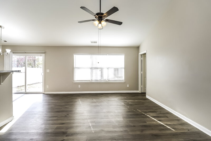 1,825/Mo, 5012 Broad Leaf Court Dallas, NC 28034 Living Room View