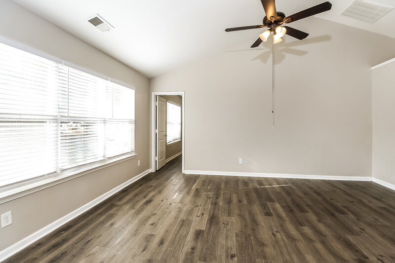 1,825/Mo, 5012 Broad Leaf Court Dallas, NC 28034 Living Room View 2