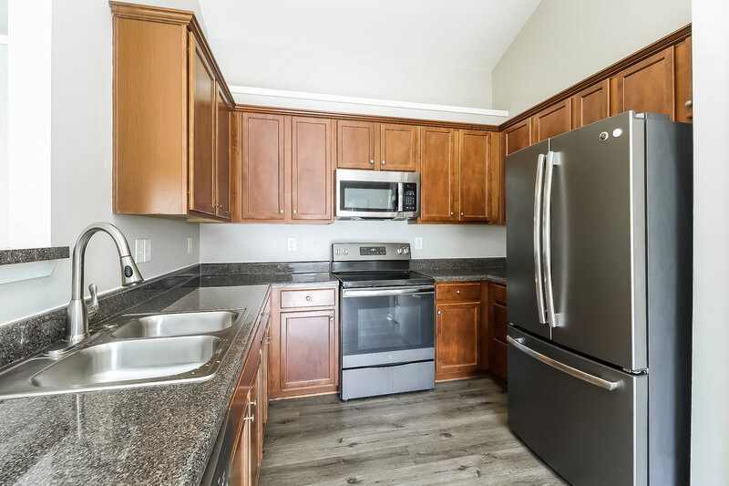 1,825/Mo, 5012 Broad Leaf Court Dallas, NC 28034 Kitchen View