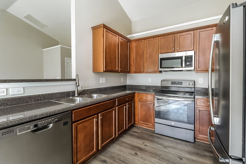 1,825/Mo, 5012 Broad Leaf Court Dallas, NC 28034 Kitchen View 2