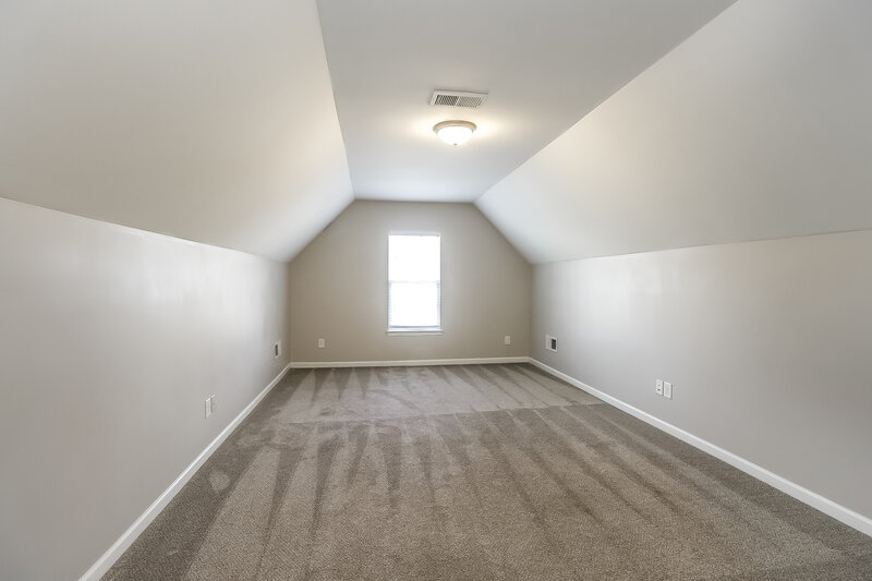 1,825/Mo, 5012 Broad Leaf Court Dallas, NC 28034 Loft View