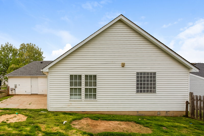 1,995/Mo, 3280 Hawick Commons Drive Concord, NC 28027 Rear View