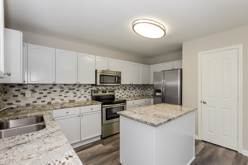 1,855/Mo, 2541 Mulberry Pond Drive Charlotte, NC 28208 Kitchen View 2