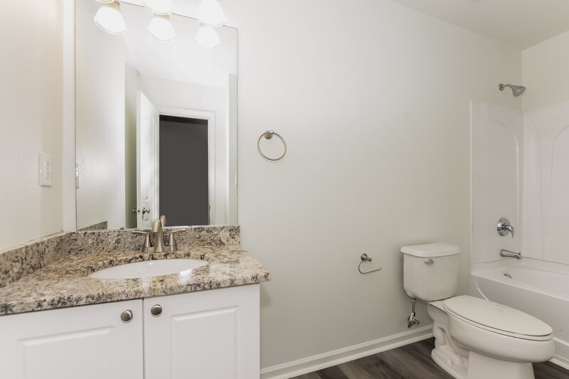 1,855/Mo, 2541 Mulberry Pond Drive Charlotte, NC 28208 Master Bathroom View
