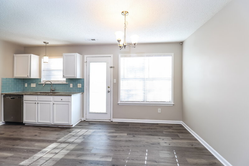 1,880/Mo, 11134 Gold Pan Road Charlotte, NC 28215 Dining Room View