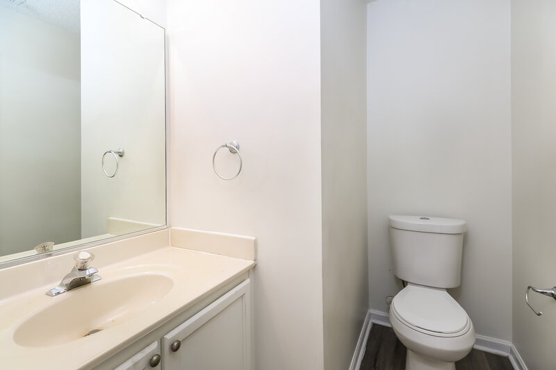 1,880/Mo, 11134 Gold Pan Road Charlotte, NC 28215 Main Bathroom View