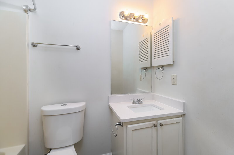 1,880/Mo, 11134 Gold Pan Road Charlotte, NC 28215 Bathroom View