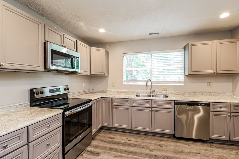 2,410/Mo, 2341 Castlecomer Drive Charlotte, NC 28262 Kitchen View