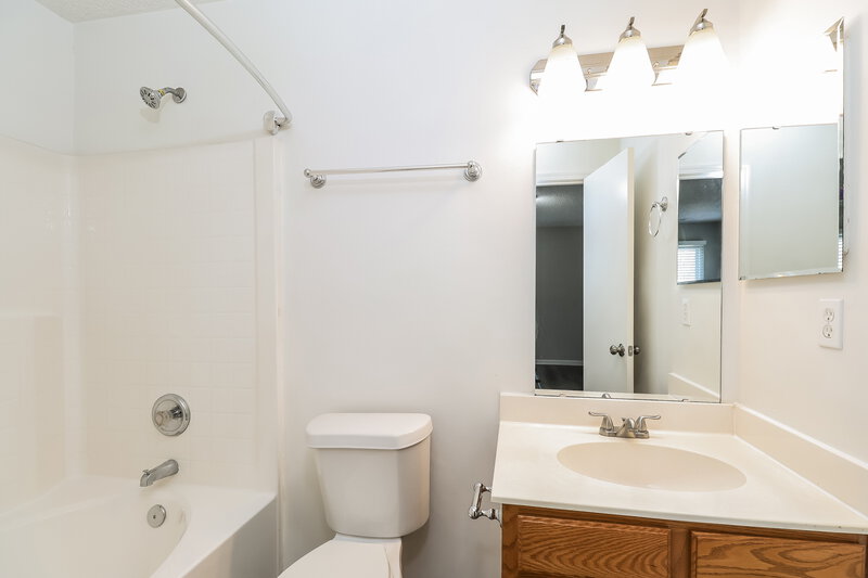 1,855/Mo, 3037 Champion Ln SW Concord, NC 28025 Main Bathroom View