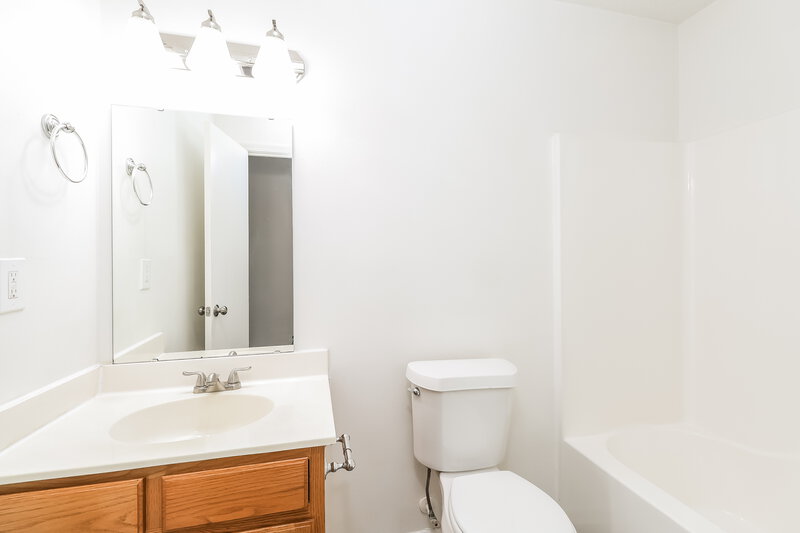 1,855/Mo, 3037 Champion Ln SW Concord, NC 28025 Bathroom View