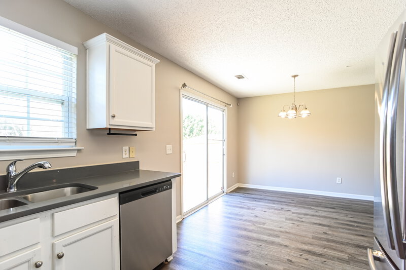 1,775/Mo, 913 River Trail Road Lowell, NC 28098 Kitchen View 4