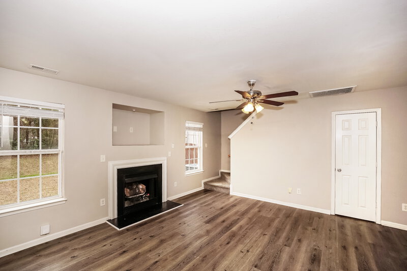 1,880/Mo, 5113 Autumn Oak Drive Charlotte, NC 28269 Living Room View