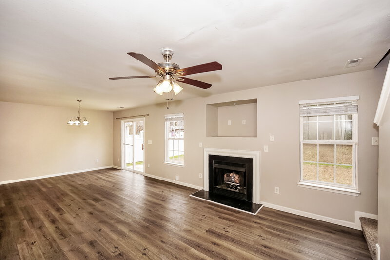 1,880/Mo, 5113 Autumn Oak Drive Charlotte, NC 28269 Living Room View 2