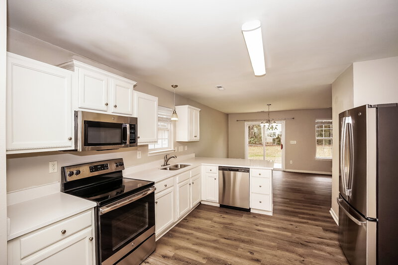 1,880/Mo, 5113 Autumn Oak Drive Charlotte, NC 28269 Kitchen View 2