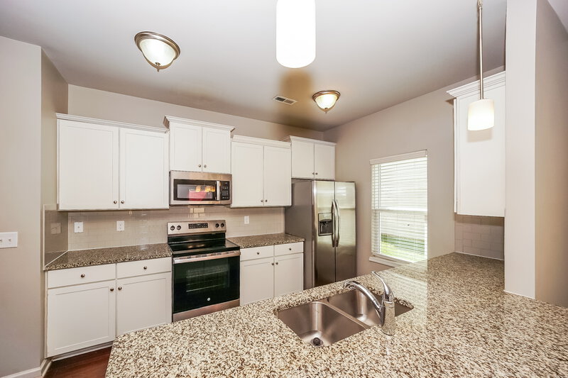 1,975/Mo, 2218 Mingus Cabin Ln Charlotte, NC 28214 Kitchen View