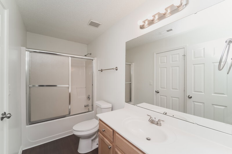 1,855/Mo, 1012 Sapphire Drive Gastonia, NC 28054 Main Bathroom View