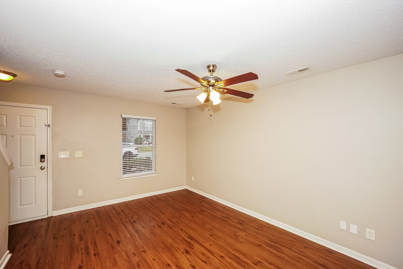 1,695/Mo, 5104 Oak Pasture Lane Charlotte, NC 28269 Living Room View