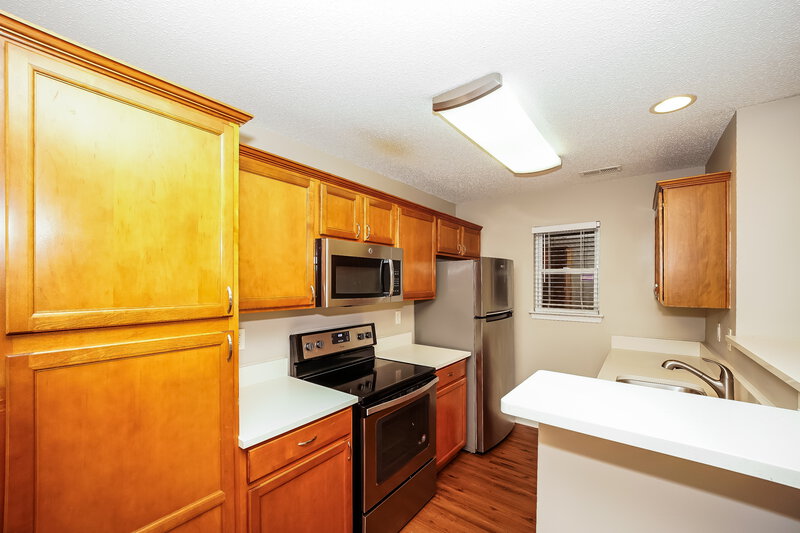 1,695/Mo, 5104 Oak Pasture Lane Charlotte, NC 28269 Kitchen View