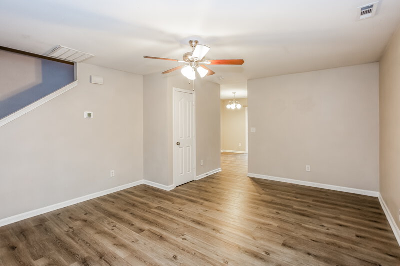 2,780/Mo, 4822 Abercromby Street Charlotte, NC 28213 Living Room View 2