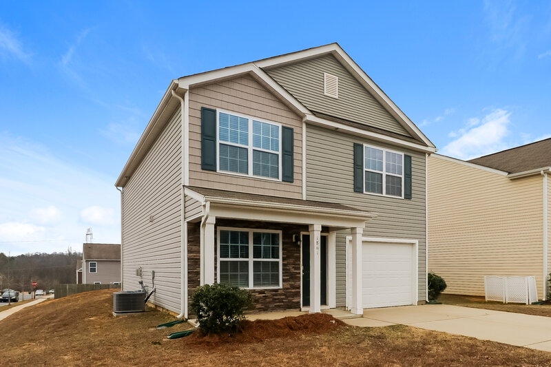 1,700/Mo, 1861 Windy Willow Lane Dallas, NC 28034 Front View