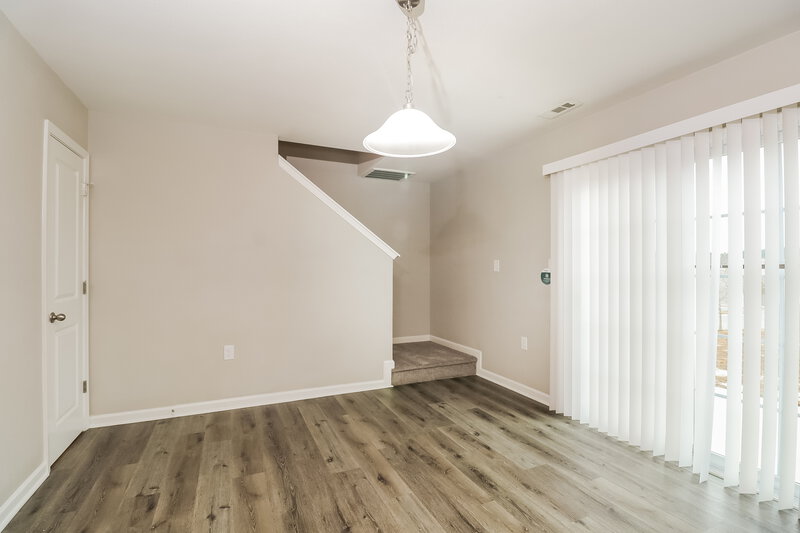 1,700/Mo, 1861 Windy Willow Lane Dallas, NC 28034 Dining Room View 2