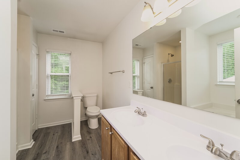 2,065/Mo, 316 Wrayhill Drive Charlotte, NC 28262 Main Bathroom View