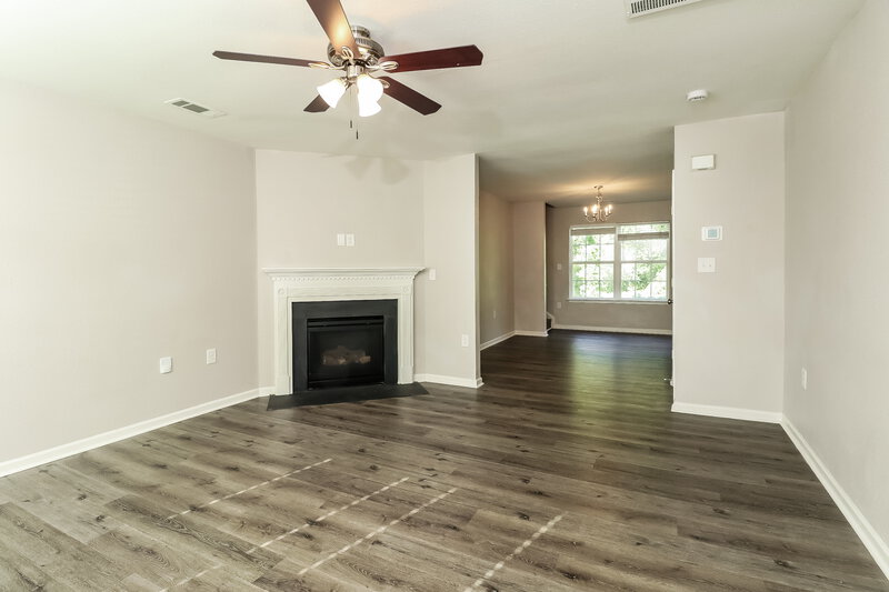 1,715/Mo, 6225 Summerour Pl Charlotte, NC 28214 Living Room View 2