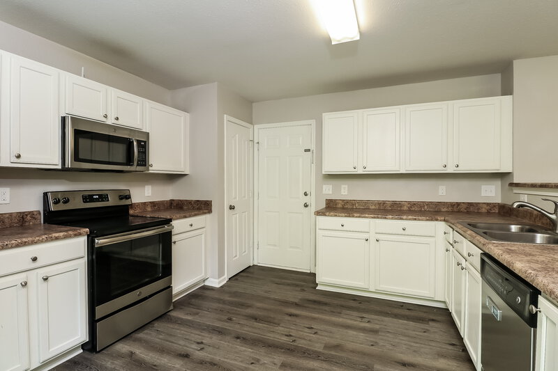 1,715/Mo, 6225 Summerour Pl Charlotte, NC 28214 Kitchen View