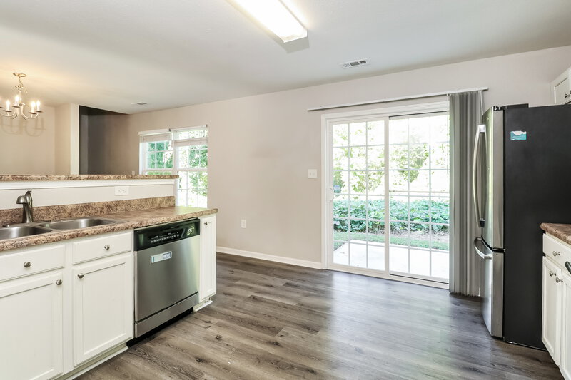 1,715/Mo, 6225 Summerour Pl Charlotte, NC 28214 Kitchen View 2