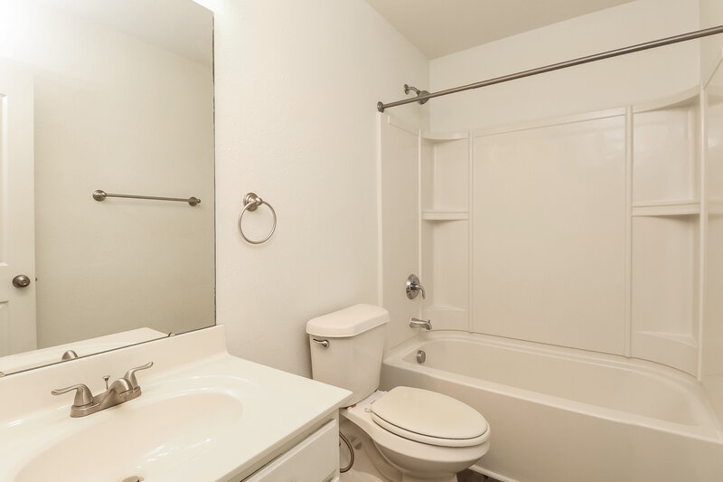 1,715/Mo, 6225 Summerour Pl Charlotte, NC 28214 Bathroom View