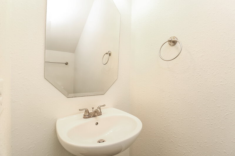 1,715/Mo, 6225 Summerour Pl Charlotte, NC 28214 Bathroom View 2