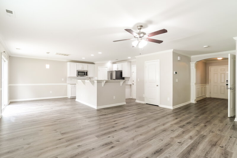2,035/Mo, 5004 Broad Leaf Ct Dallas, NC 28034 Living Room View 3