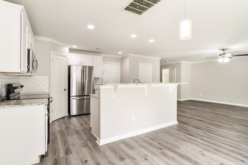 2,035/Mo, 5004 Broad Leaf Ct Dallas, NC 28034 Kitchen View 2