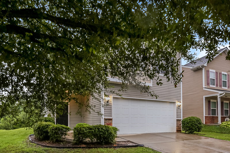 2,125/Mo, 8617 Balsam Bay Rd Charlotte, NC 28227 Front View