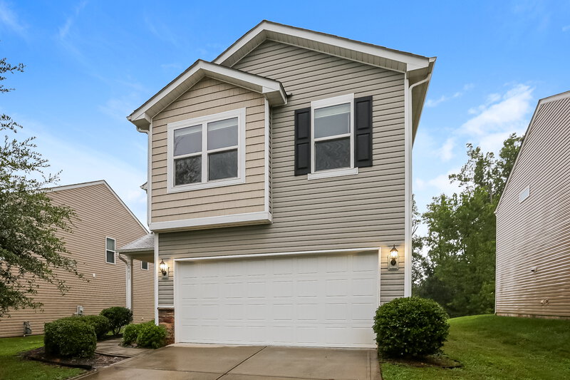 2,125/Mo, 8617 Balsam Bay Rd Charlotte, NC 28227 Front View 2