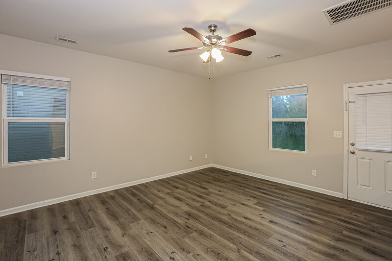 2,125/Mo, 8617 Balsam Bay Rd Charlotte, NC 28227 Living Room View 2